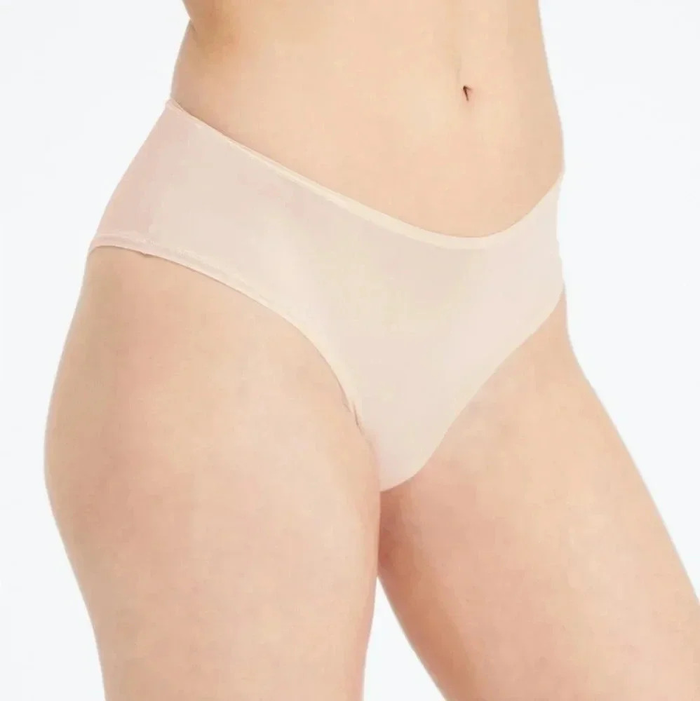 Fabletics The No Show Brief Panties Size 4x NWOT